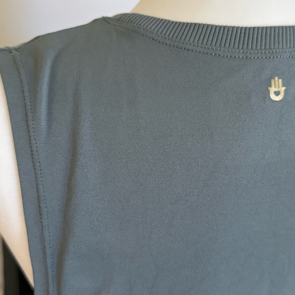 Spiritual Gangster MANIFEST M/L tank top NEW - Picture 4 of 8